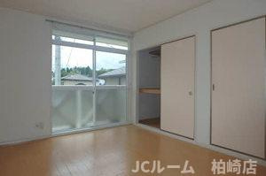 柏崎市常盤台のアパートの洋室