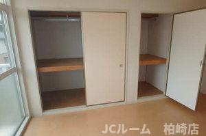 柏崎市常盤台のアパートの収納