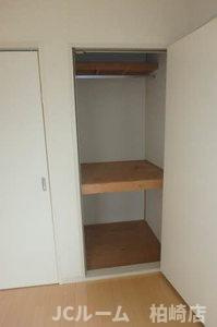 柏崎市常盤台のアパートの収納