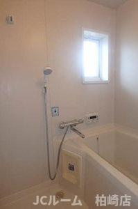 柏崎市常盤台のアパートの浴室