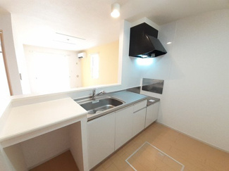 【キッチン】 | リーベンスヴュルディヒ | コンパクトなキッチンで掃除もラクラク