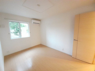 【内装】 | リーベンスヴュルディヒ | 明るい色調の室内です