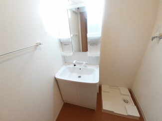 【洗面所】 | リーベンスヴュルディヒ | 明るい洗面所です