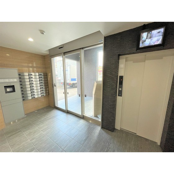 熊本市中央区京町２丁目の賃貸マンションのエントランス