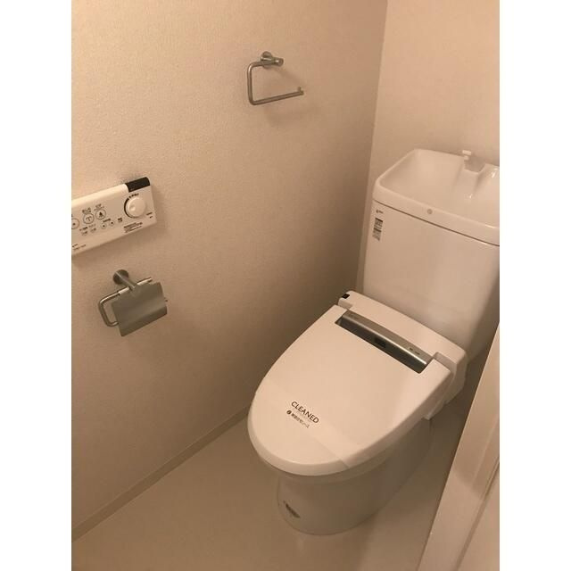コンフォリア東池袋ＷＥＳＴのトイレ|☆このお部屋は仲介手数料0円です☆