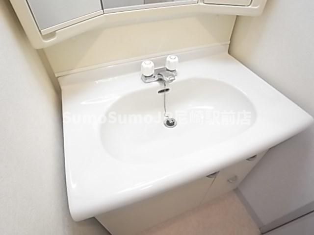 プルミエール塚口の独立洗面台|独立洗面台あり、毎朝おしゃれに忙しい女性の方におすすめです