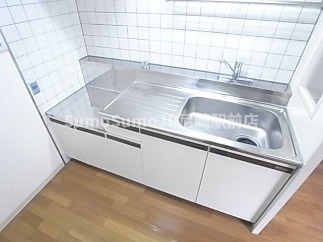 プルミエール塚口のキッチン|コンパクトなキッチンで掃除もラクラク