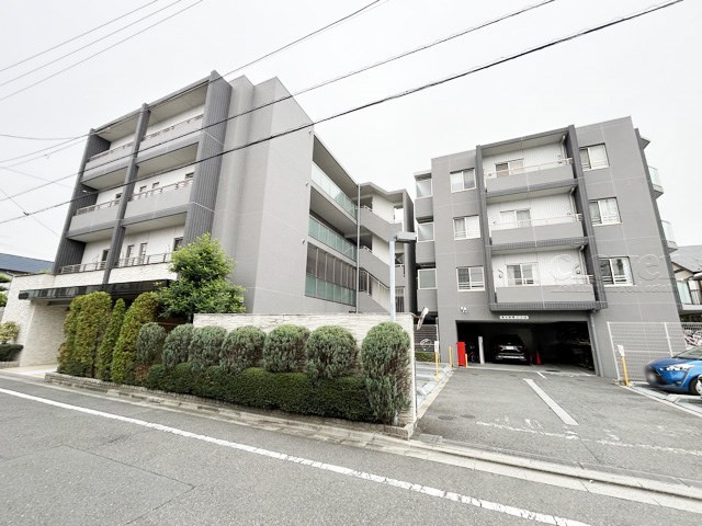【現況写真】 | BELISTA城北中央公園 | 前面道路と外観の様子です。～即日のご見学可能～　お問合せはお気軽にどうぞ。