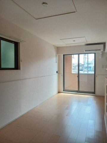 メゾン・ヴェルファイアⅤの居間・リビング|ゆったりとした居間です