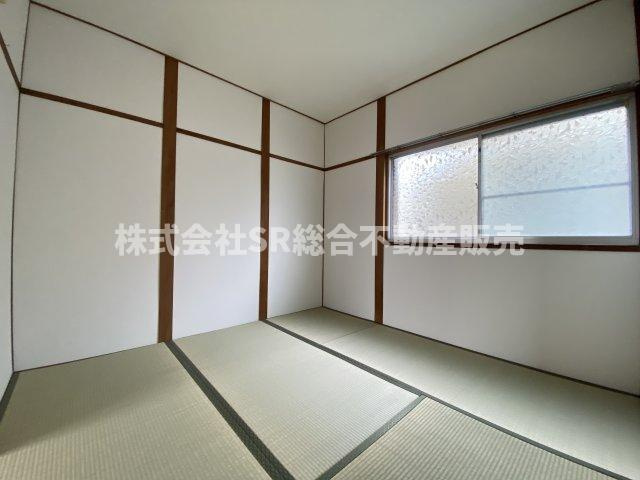 新池島町3丁目中古戸建の和室|畳の上でゆっくりとくつろげる和室です