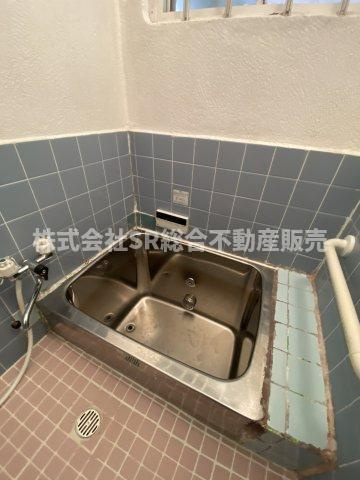新池島町3丁目中古戸建の浴室|お風呂で日々の疲れを落としましょう