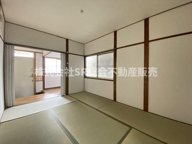 新池島町3丁目中古戸建の居間・リビング|ゆったりとしたリビングです