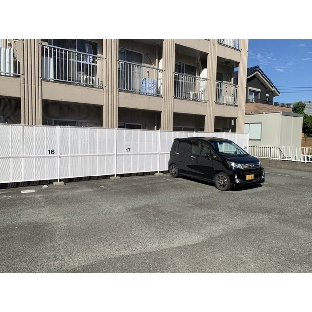 ベルハウスの駐車場|車をお持ちの方に嬉しい駐車場付きの物件です