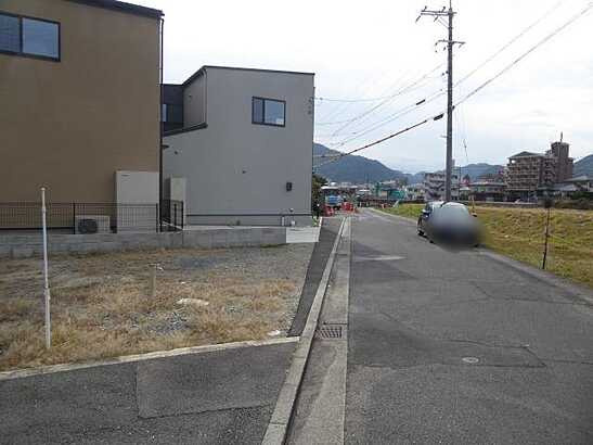 【前面道路含む現地写真】