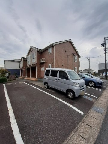 ノースヒルあいみの駐車場