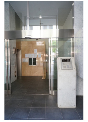 【エントランス】 | ルモーデセンター北