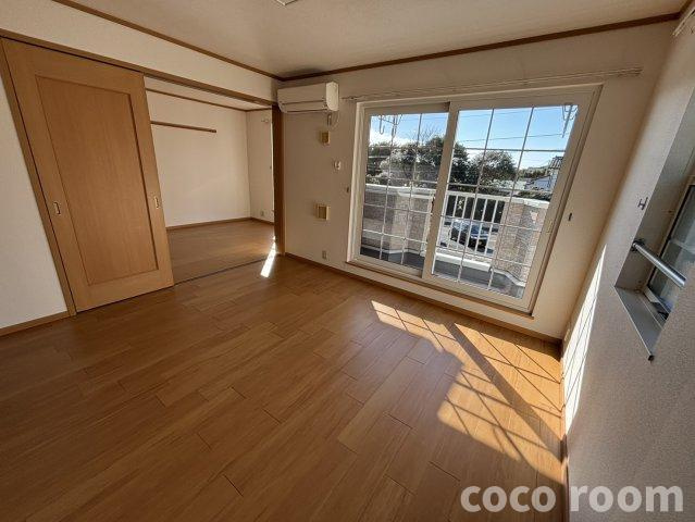 エテルノＣの居間・リビング