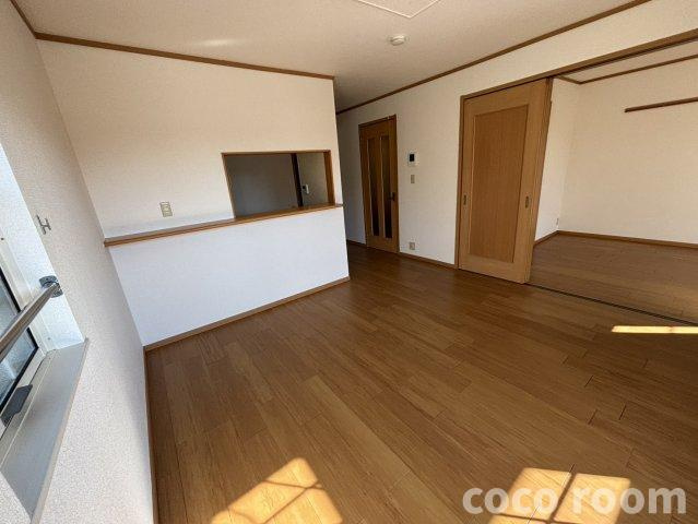 エテルノＣの居間・リビング