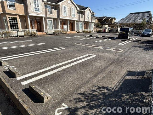 エテルノＣの駐車場