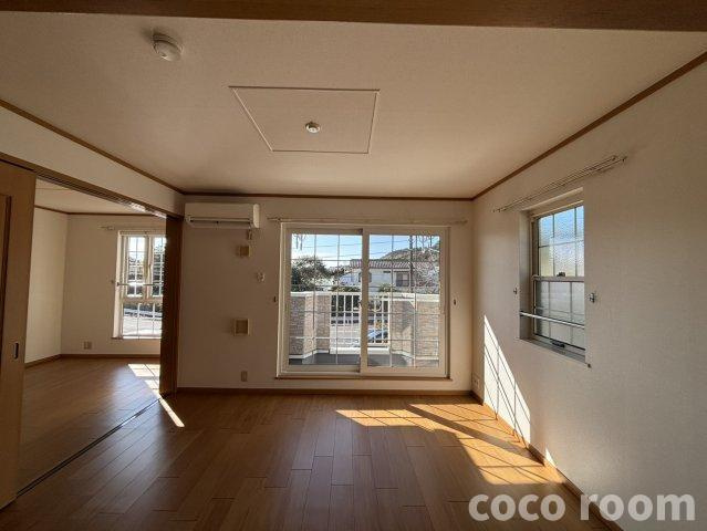 エテルノＣの居間・リビング