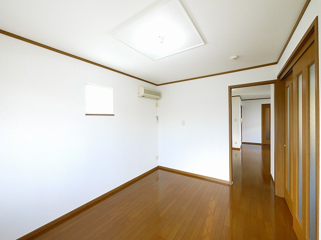 パルティーレの洋室|コンパクトで使いやすい洋室です