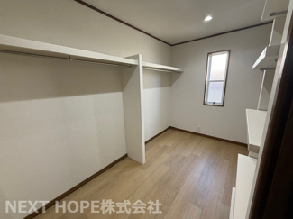 【収納】 | 川西市丸山台３丁目 | ２階納戸約5.5帖です♪ファミリークローゼットとして大活躍してくれます！季節家電なども収納できます！！