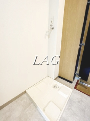 【設備】 | リノベイト綾瀬 | 室内洗濯機置場です。