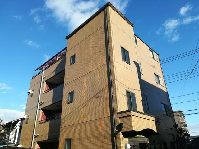 市川ハイムⅢのエントランス