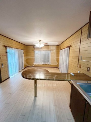 【居間・リビング】 | ハイツ山上 | ゆったり過ごせる居間です