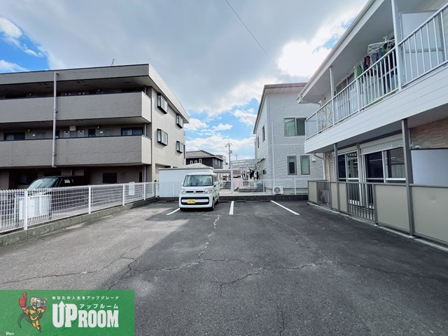 コーポすみれの駐車場