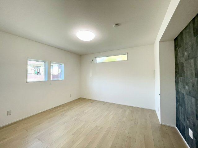 東御市和の洋室|全室大きな収納スペース付きで片付けも楽々♪