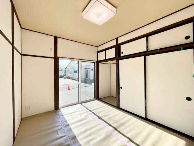 東御市和の和室|日当たり風通しともに良好！明るく朝を迎えられるつくりになっています♪