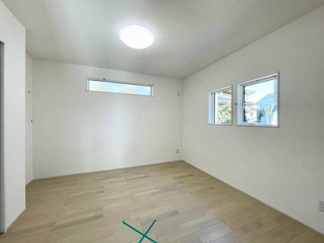 東御市和の洋室|全室大きな収納スペース付きで片付けも楽々♪