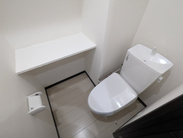 June Six SKYのトイレ