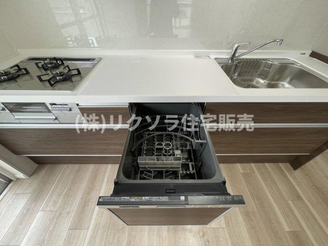 グリーンヒル光善寺住宅第１０号棟の設備|食器洗い乾燥機
■物件内覧・資金計画相談・住宅ローン相談、リフォーム相談、お問合せ受付中■
※当日・翌日のご内覧、ご相談はお電話でのお問合せがスムーズです！