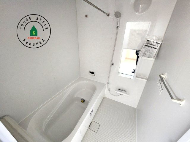 福岡市早良区重留2丁目第2-2棟(2号棟)の内観：施工例|1日の疲れを癒してくれる広々バスルーム。雨の日のお洗濯にも大活躍な浴室乾燥機付です！