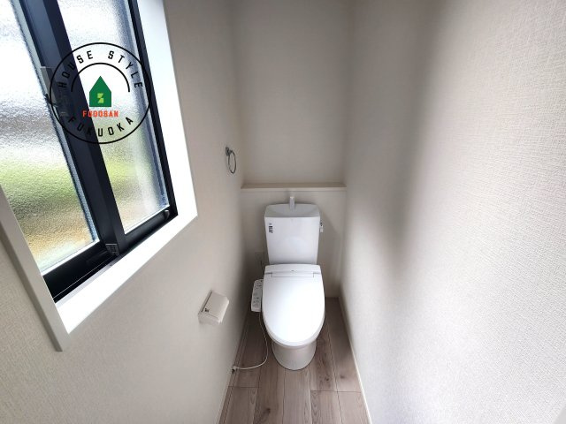 福岡市早良区重留2丁目第2-2棟(2号棟)の内観：施工例|温水洗浄便座を完備しております。2ヶ所にトイレがあるのは朝の慌ただしい時間も安心です。