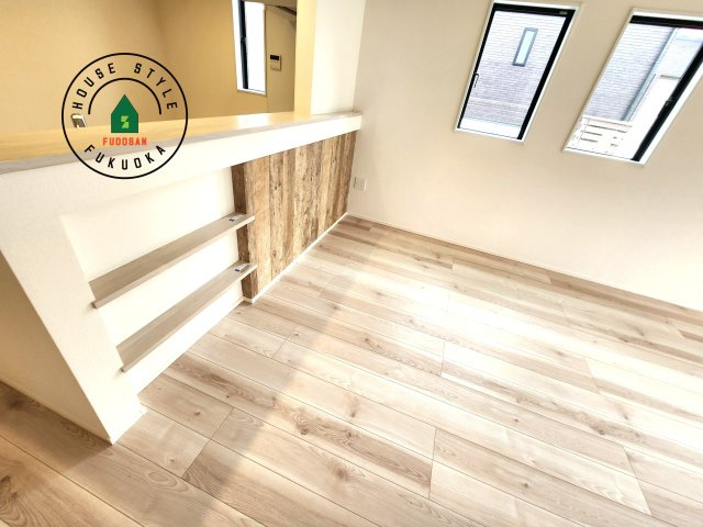 福岡市早良区重留2丁目第2-2棟(2号棟)の内観：施工例|キッチンから立ち込める香りが今日の料理を期待させます。