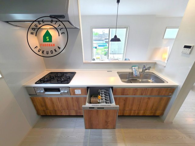 福岡市早良区重留2丁目第2-2棟(2号棟)の設備|ビルトインタイプで、キッチンと同じカラーにすることにより一体感を持たせることができます。乾燥機能が備わっているため家事の時間が短縮できます。