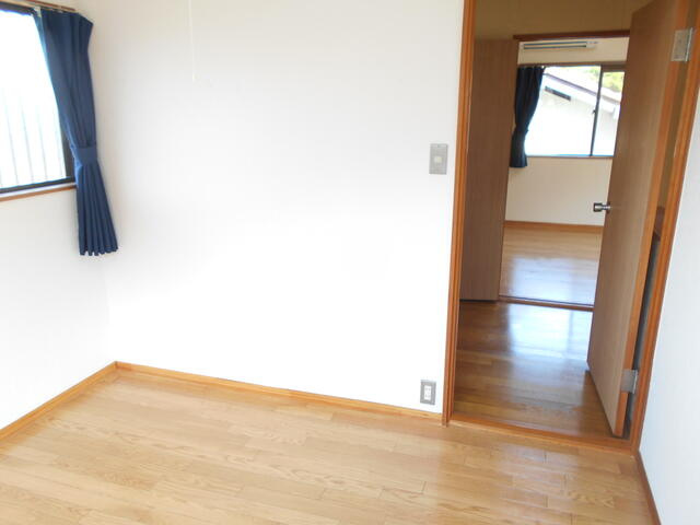 川崎市多摩区菅仙谷２丁目の一戸建ての居間・リビング