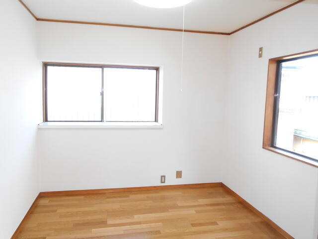 川崎市多摩区菅仙谷２丁目の一戸建ての居間・リビング