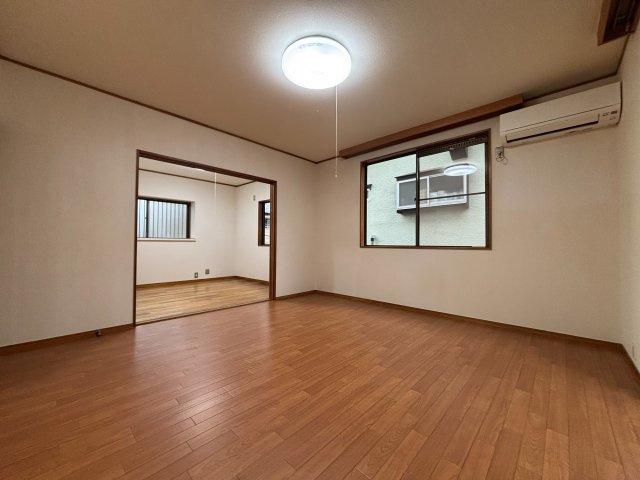 川崎市多摩区菅仙谷２丁目の一戸建ての居間・リビング
