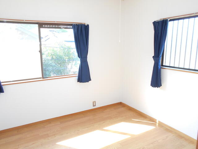 川崎市多摩区菅仙谷２丁目の一戸建ての居間・リビング