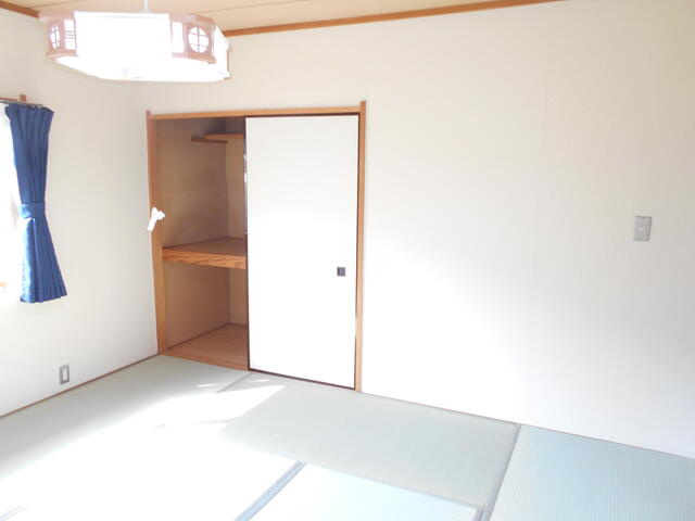 川崎市多摩区菅仙谷２丁目の一戸建ての居間・リビング