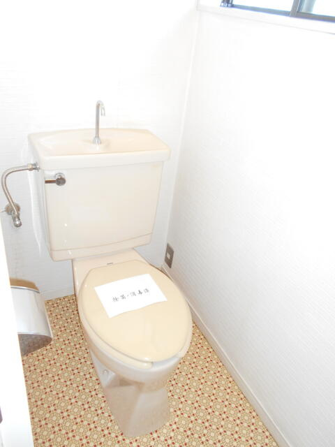 川崎市多摩区菅仙谷２丁目の一戸建てのトイレ