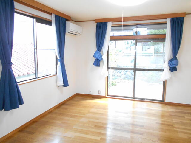 川崎市多摩区菅仙谷２丁目の一戸建ての居間・リビング