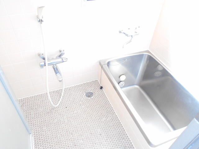 川崎市多摩区菅仙谷２丁目の一戸建ての浴室