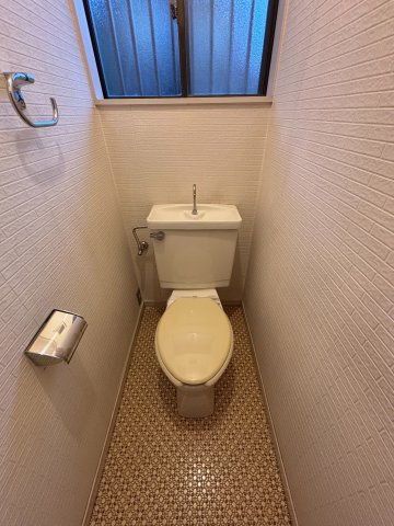 川崎市多摩区菅仙谷２丁目の一戸建てのトイレ
