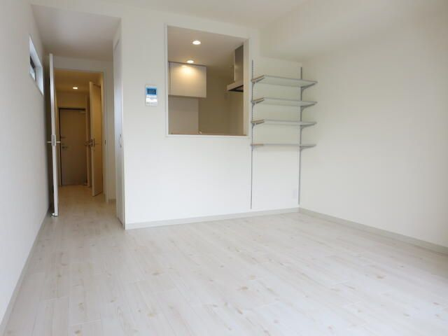 コンソラータ桜木の居間・リビング