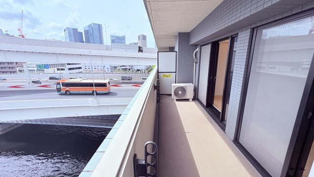 ★仲介手数料無料★クレストフォルム田町ベイフロントスクエア（新規リノベーション済み）　　　　　　　　　　　のバルコニー